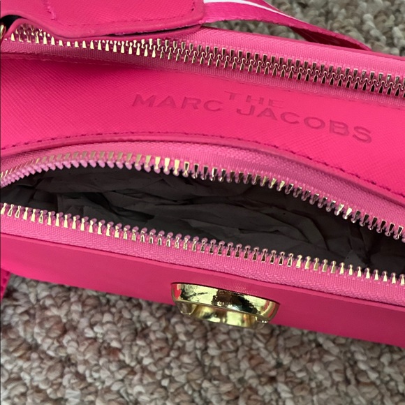 Vibrant Pink Crossbody Camera Bag with Gold Accents - Picture 4 of 6